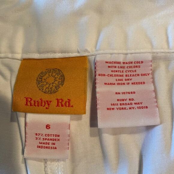 Ruby Rd. Size 6 Capris - Picture 6 of 6